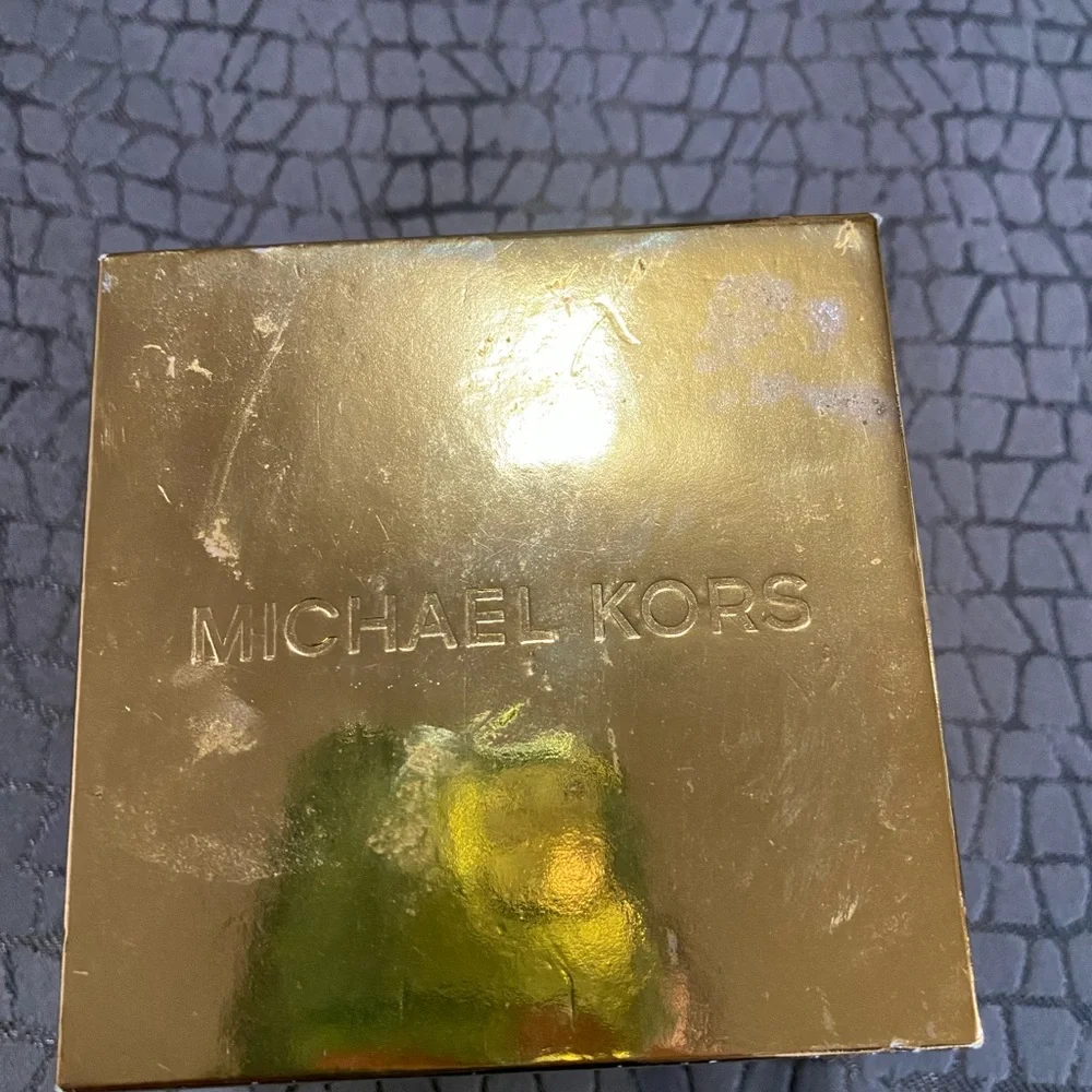 Michael Kors Gold Watch and Bracelet Set - Picture 6 of 7